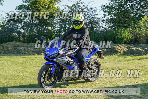 RS2107_3333