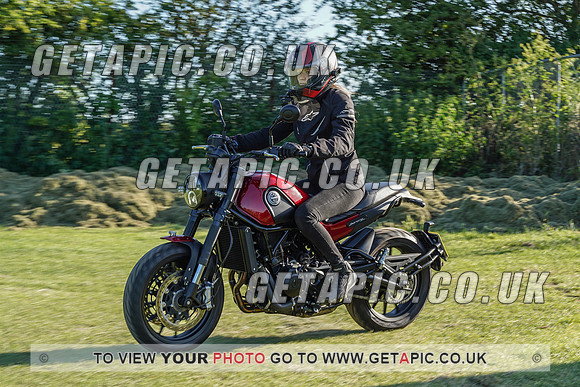 RS2107_3340