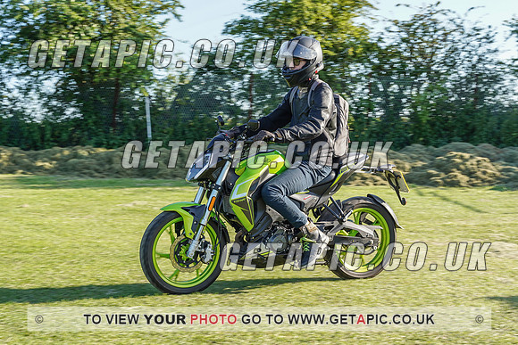 RS2107_3344
