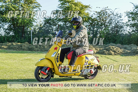 RS2107_3348