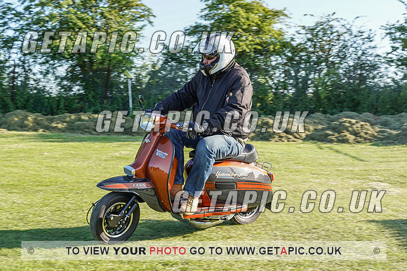 RS2107_3352