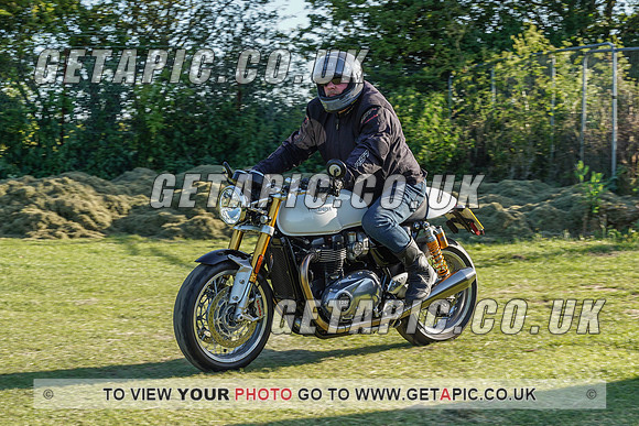 RS2107_3360