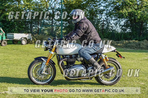 RS2107_3363