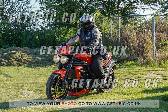 RS2107_3368