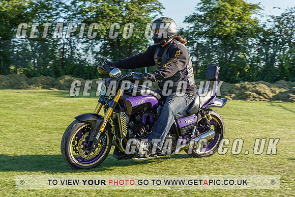 RS2107_3381