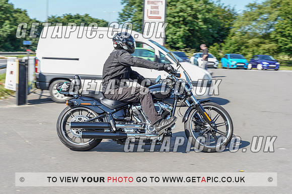 RS2107_3800
