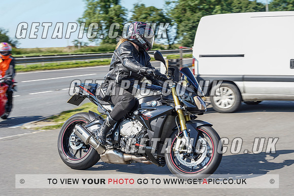 RS2107_3816