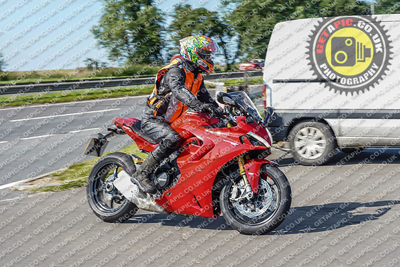 RS2107_3817
