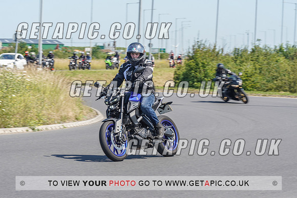 RS2107_4351