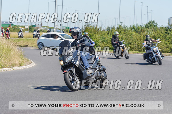 RS2107_4358