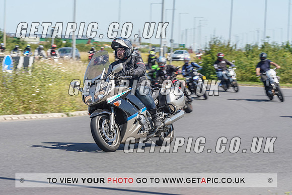 RS2107_4366