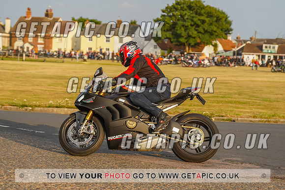 RS2207_9061