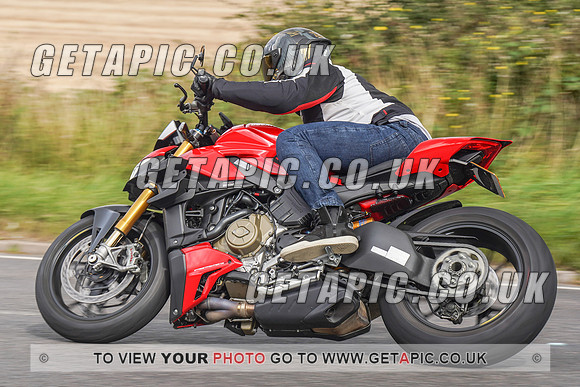 RS2109_2807
