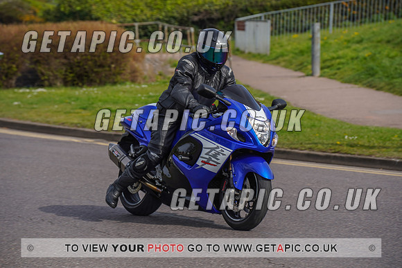 RS2204_3888