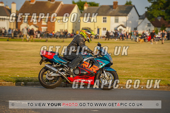 RS2207_9232