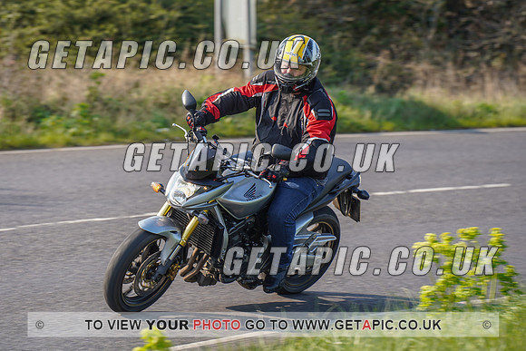 RS2203_4548