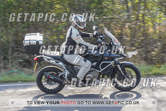 RS2203_4577