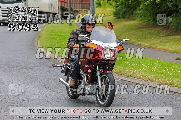 PR2407-182_LOGO_ON_PHOTO