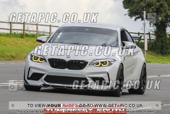 GP2406-10746-C_LOGO_ON_PHOTO