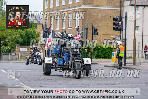 MW2505-20898_LOGO_ON_PHOTO