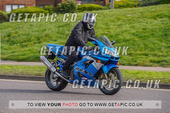 RS2204_3042