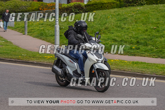 RS2204_4629