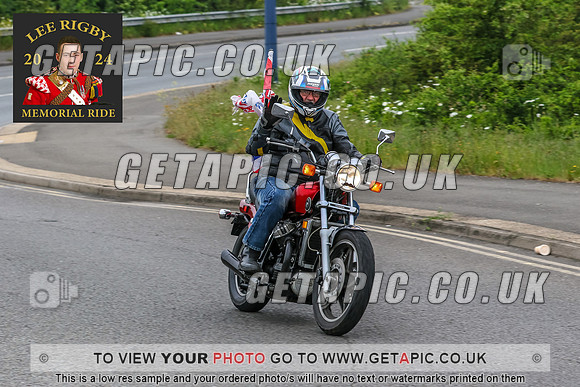 MWA2405-15_LOGO_ON_PHOTO