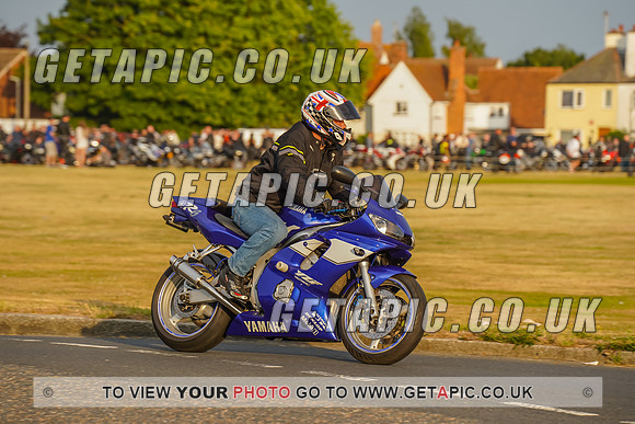 RS2207_9079