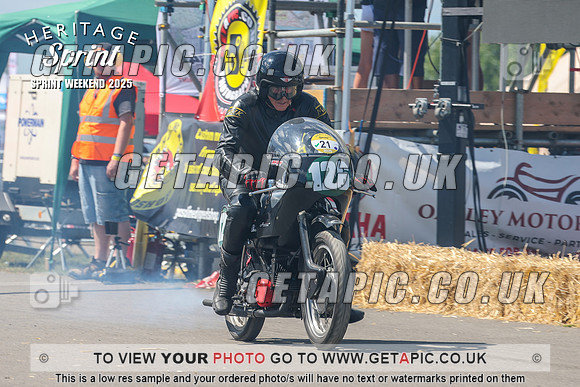 GP2508-4744-C_LOGO_ON_PHOTO