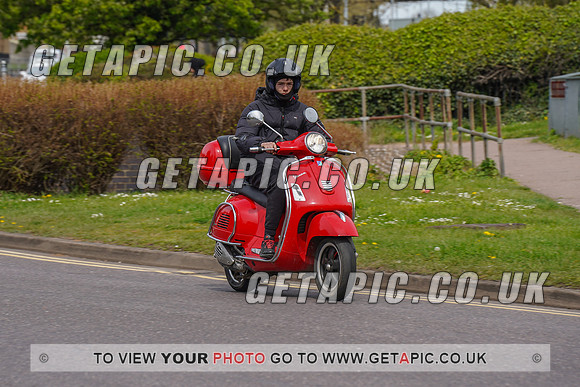 RS2204_7590