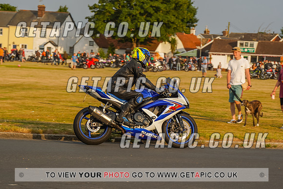 RS2207_9098