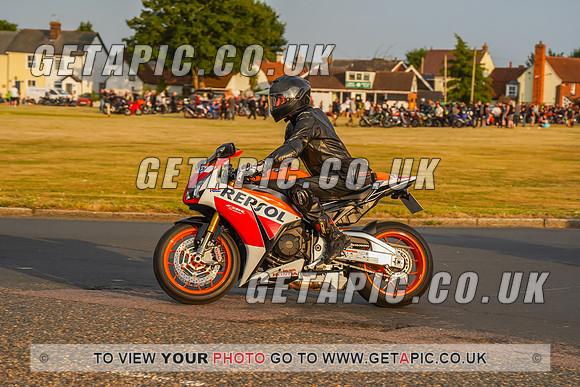 RS2207_9236