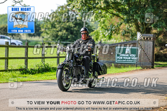 PR2506-01810_LOGO_ON_PHOTO
