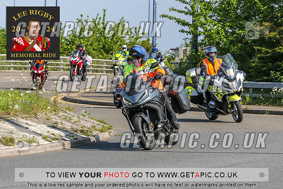 MWA2405-566-C_LOGO_ON_PHOTO