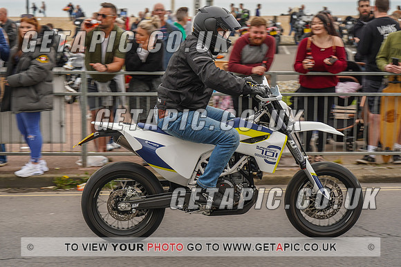 RS2205_12956