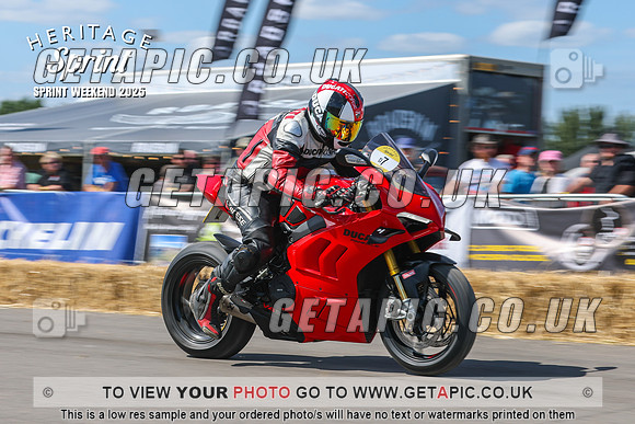 GP2508-5549_LOGO_ON_PHOTO