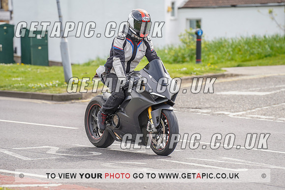 RS2204_7574