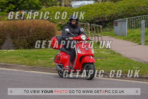 RS2204_7591