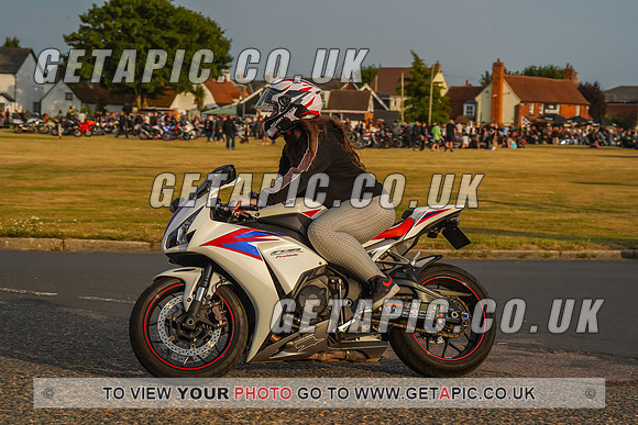 RS2207_8968