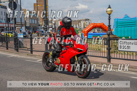 RS0622_1409