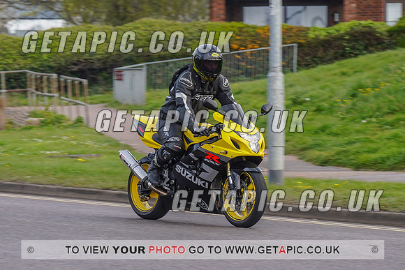 RS2204_3004