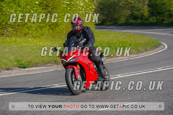 RS2204_11040