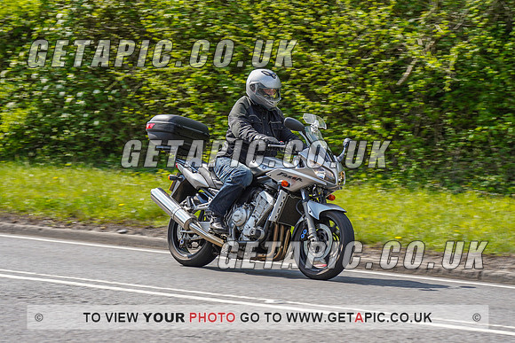 RS2204_12581