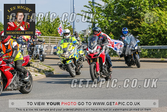 MWA2405-569-C_LOGO_ON_PHOTO
