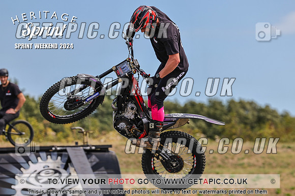 PR2408-01168-C_LOGO_ON_PHOTO