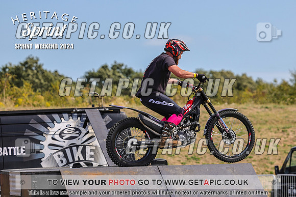 PR2408-01175-C_LOGO_ON_PHOTO
