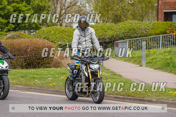 RS2204_7608