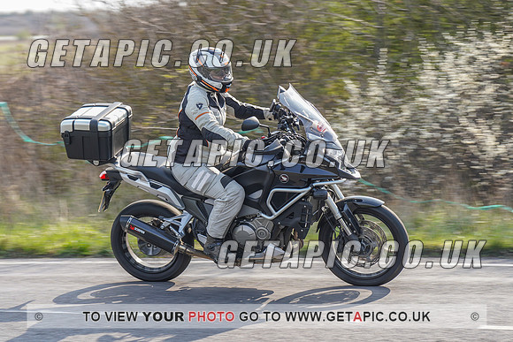 RS2203_4574