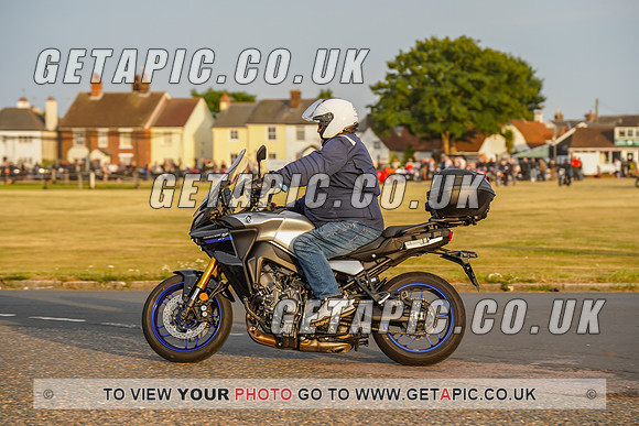 RS2207_9215