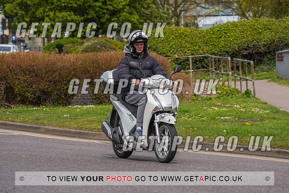 RS2204_7593